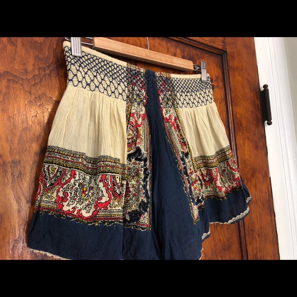 Free People Flowy Bohemian Shorts (Size Small)